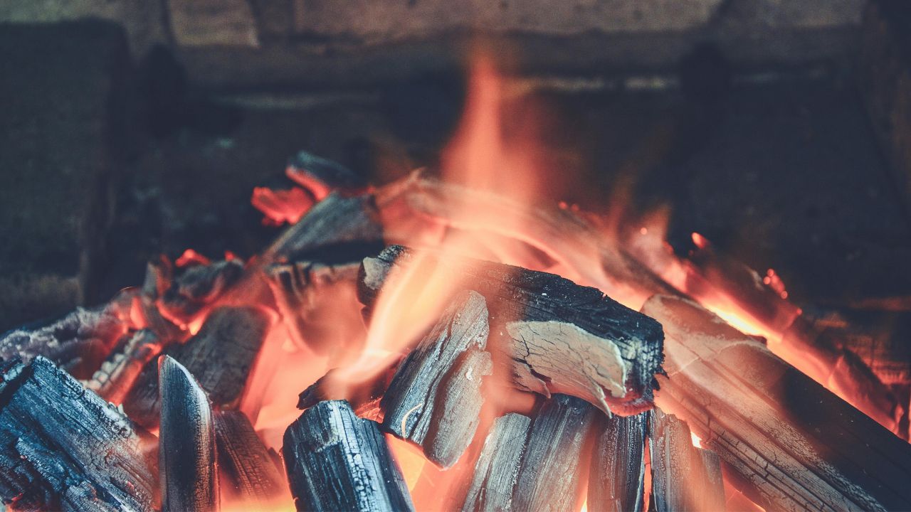 Seasonal Fireplace Cleaning Tips